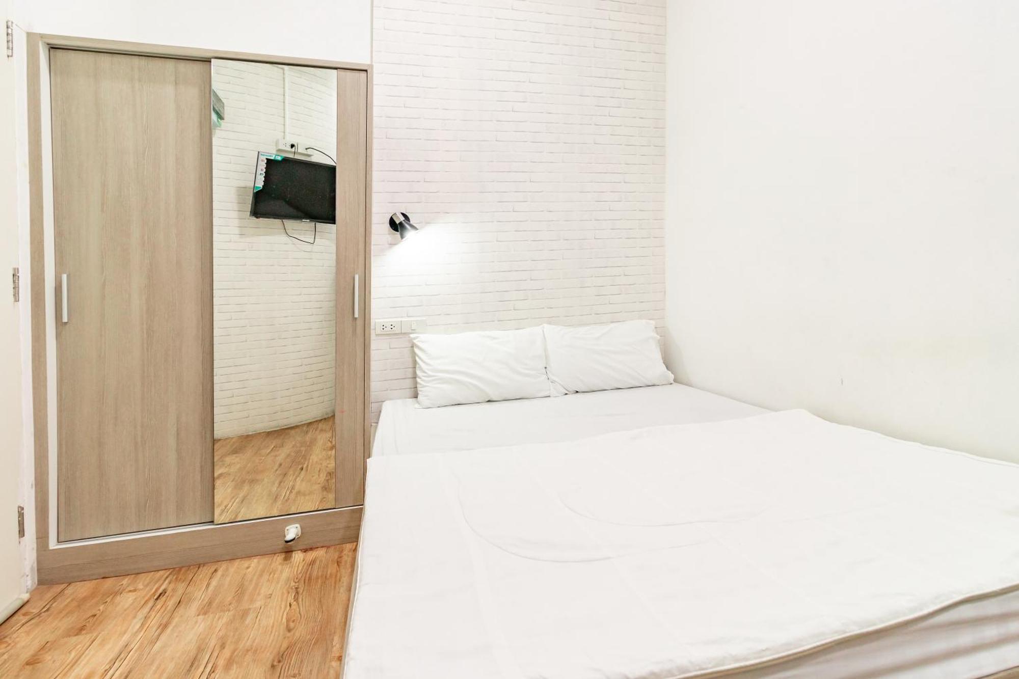 Ze Residence Bang Aor Station Bangkok Eksteriør billede