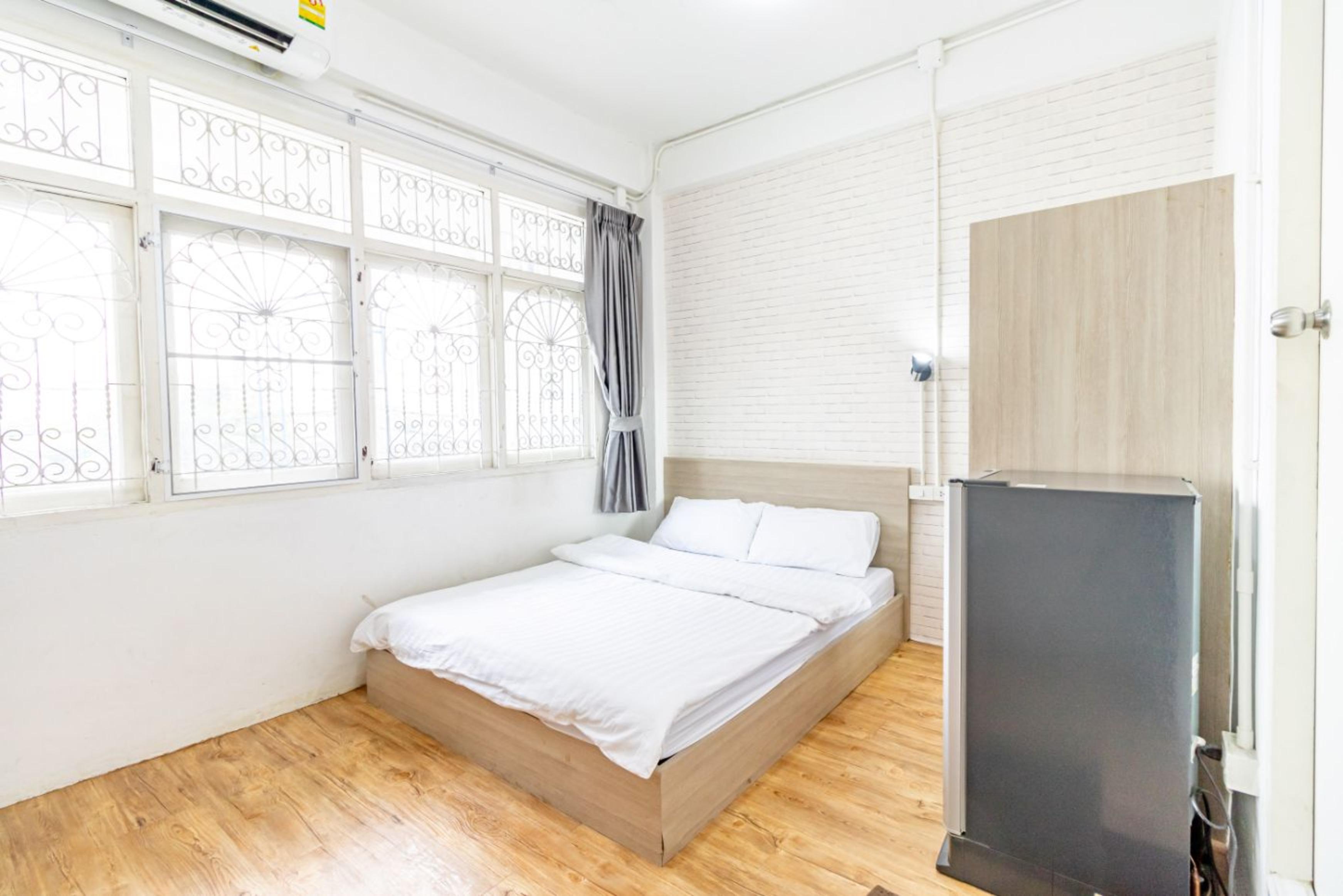 Ze Residence Bang Aor Station Bangkok Eksteriør billede